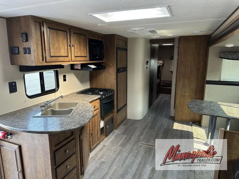 2017 CrossRoads RV Z 1 328SB - Photo 4