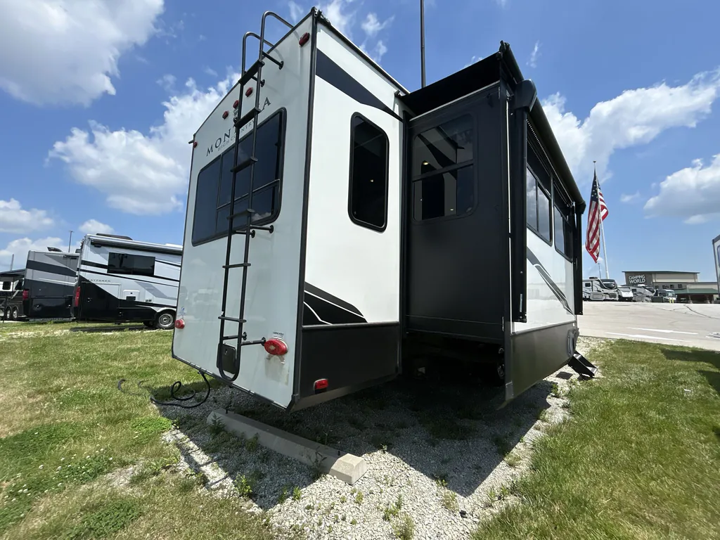 2021 Keystone Montana High Country 385BR, Photos photo 13