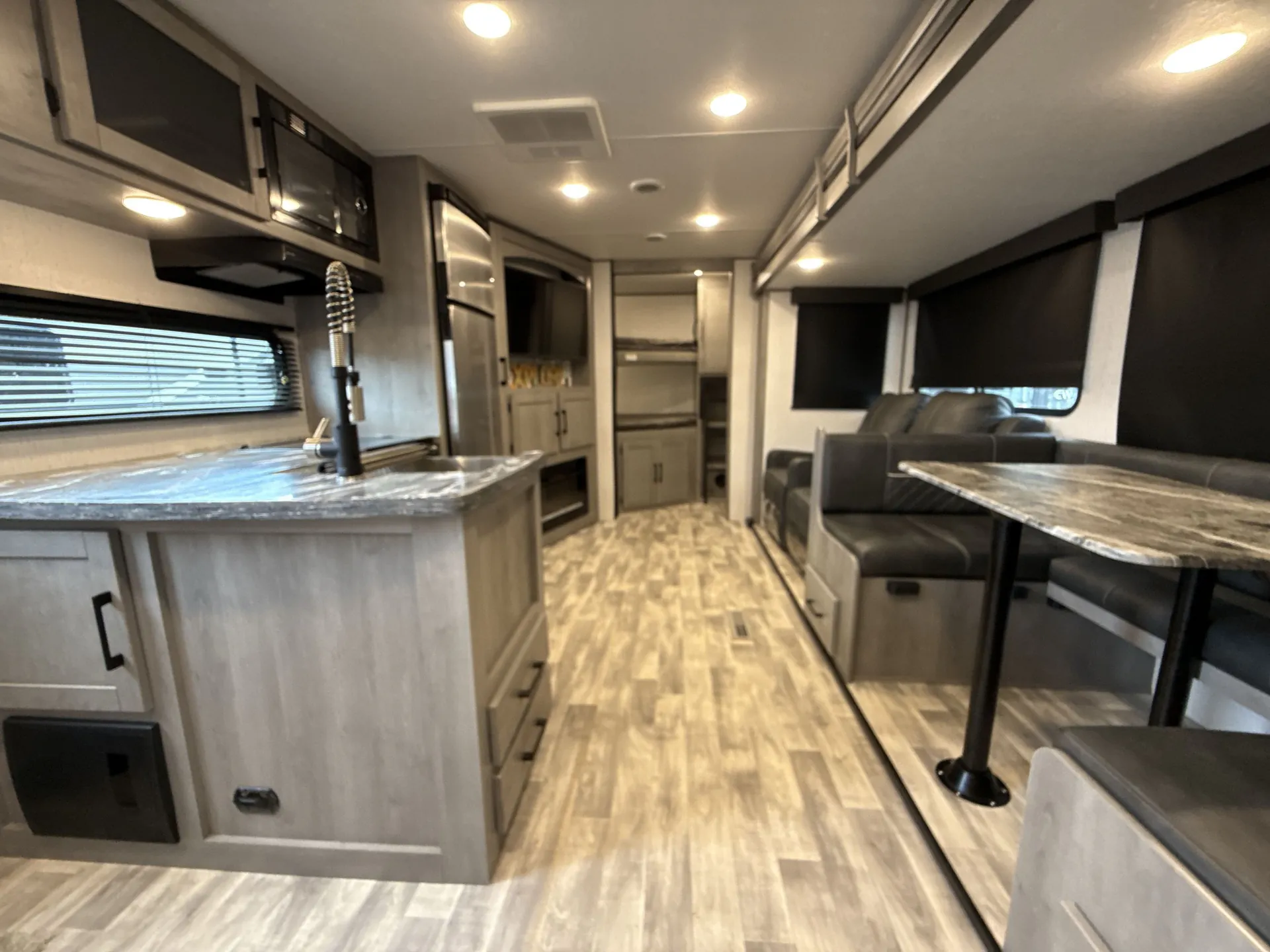 2022 Dutchmen Kodiak Ultra-Lite 296BHSL — living area main