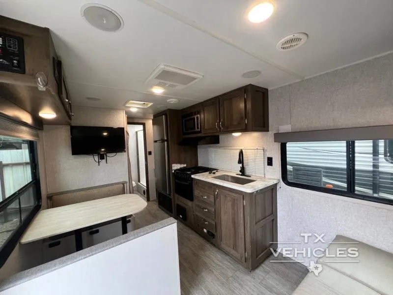 2021 Forest River RV East to West 27KNS - Photo 4