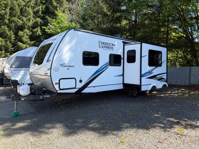 2021 Coachmen Freedom Express Ultra Lite 248RBS - Photo 2