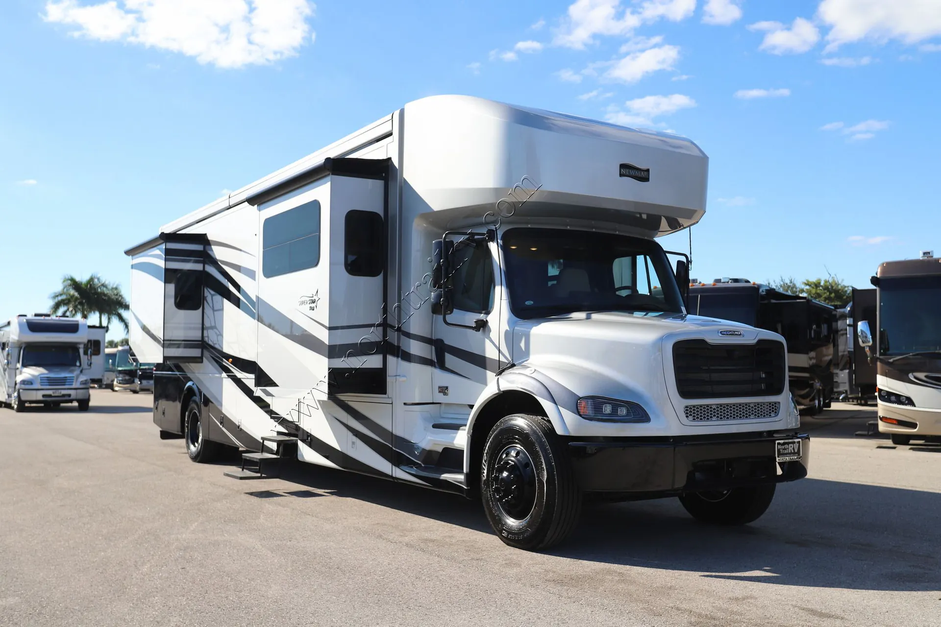 2027 Newmar Super Star 4140 - Photo 3