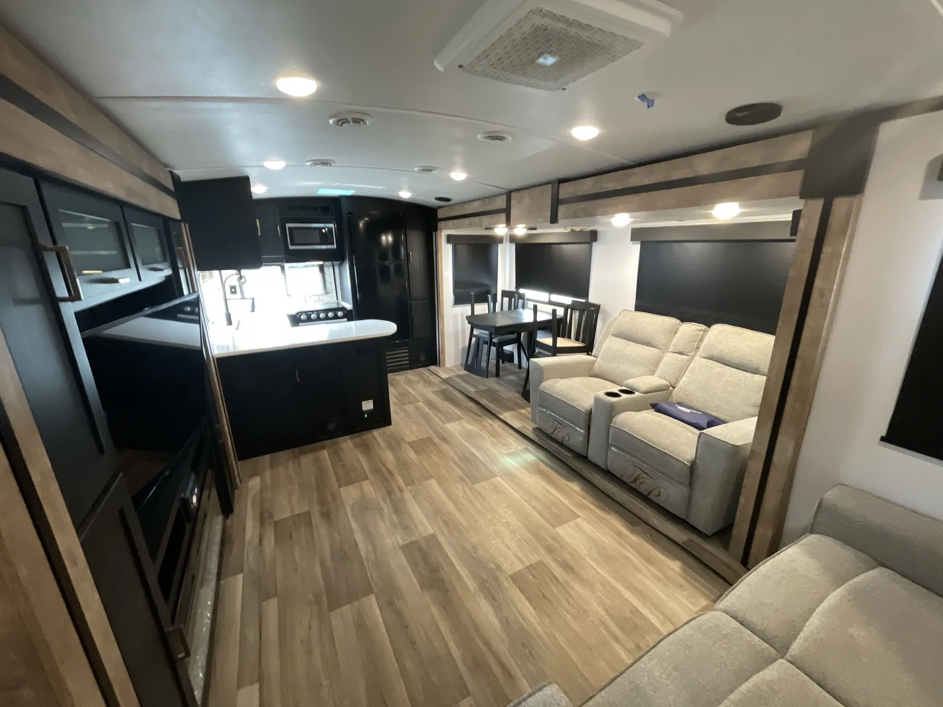 2022 Keystone Outback 332ML - Photo 4
