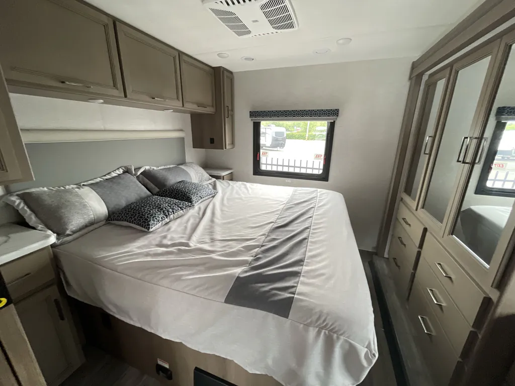 2026 Thor Motor Coach Freedom Traveler A29, Photos photo 15