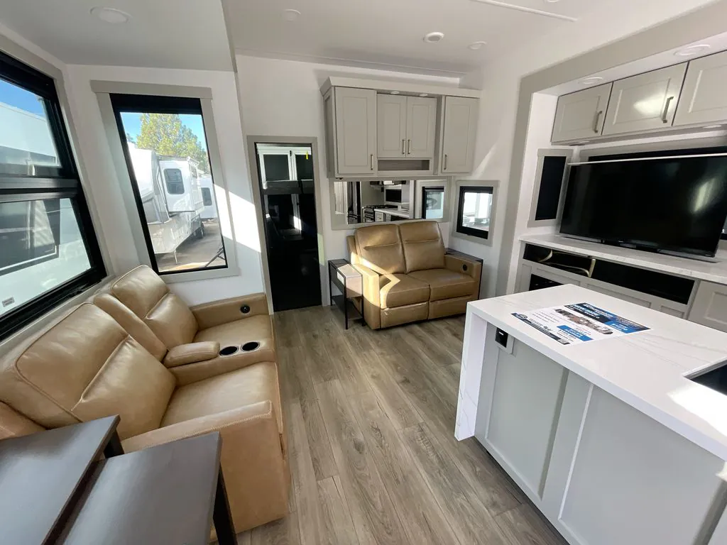 2026 Brinkley Model G 4100, Photos photo 5