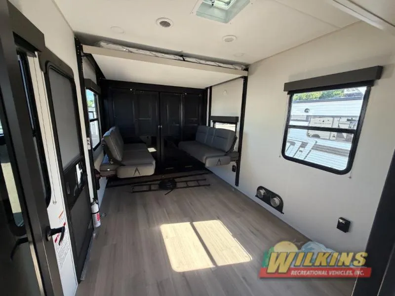 2027 Grand Design MOMENTUM G TT 31G - Photo 2