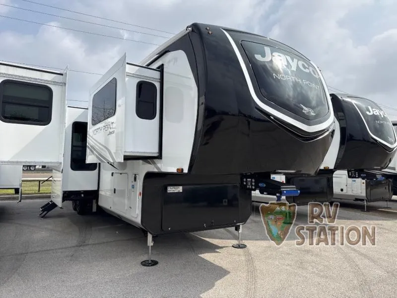2026 Jayco North Point 382FLRB - Photo 2