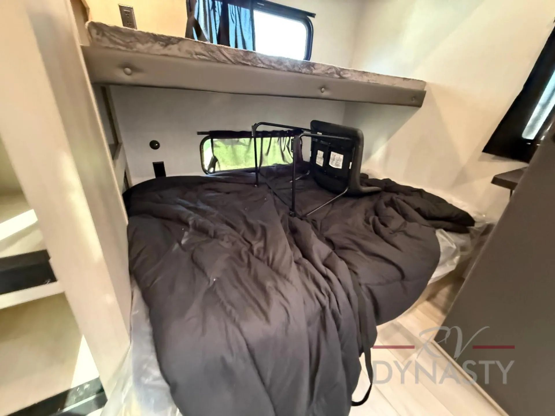 2026 Forest River Cardinal 34CRIB - Photo 4