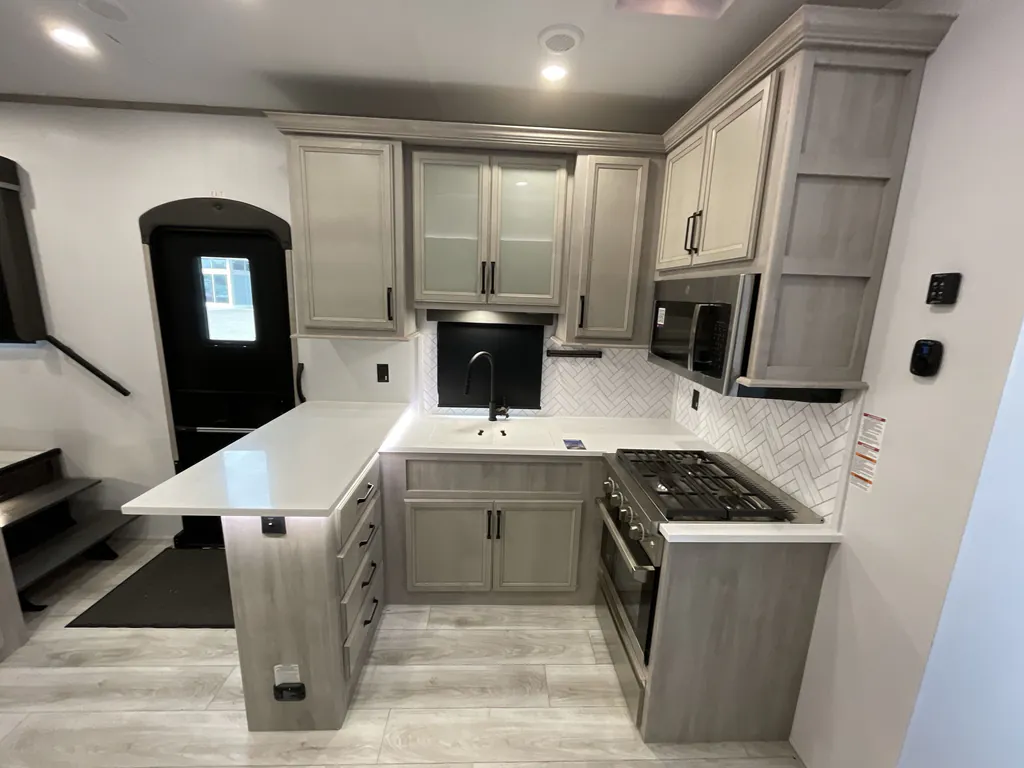 2025 Keystone Montana High Country 377FL, Photos photo 12