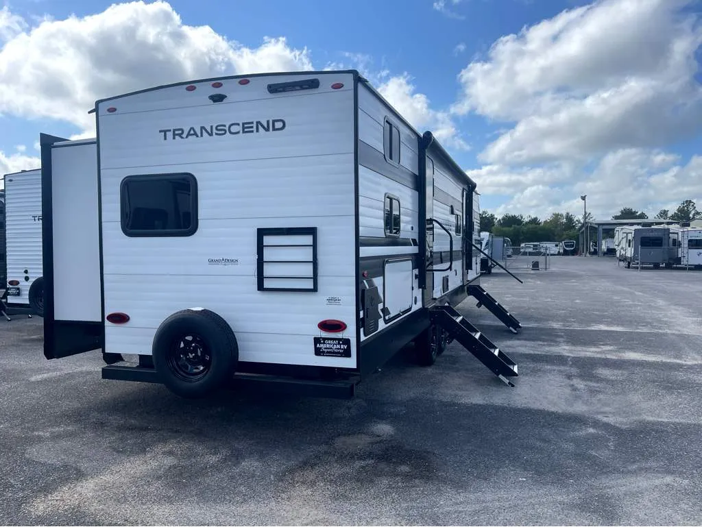 2026 Grand Design Transcend 325BHT - Photo 4