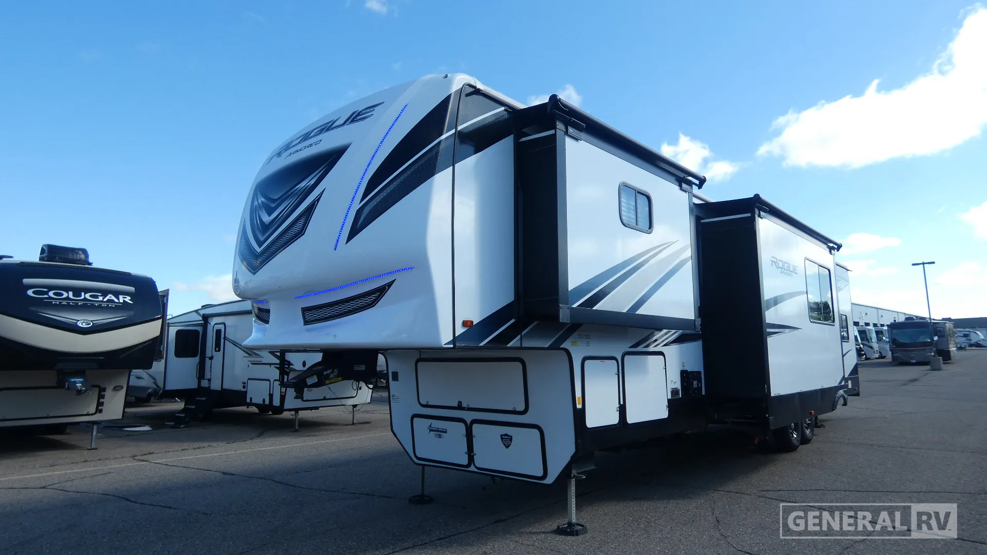 2022 Forest River Vengeance Rogue Armored 4007G2 — Photo 5