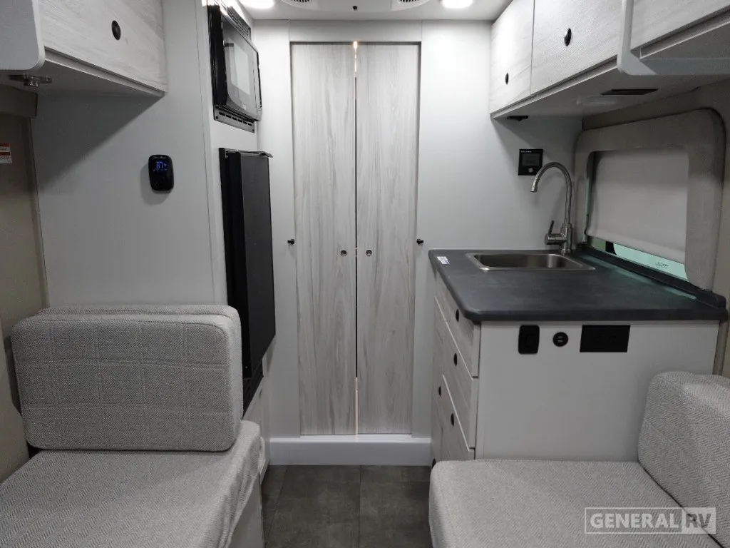 2026 Entegra Coach ARC 18C - Photo 3