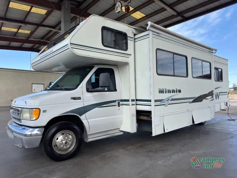 2002 Winnebago Minnie Winnie 30V - Main photo
