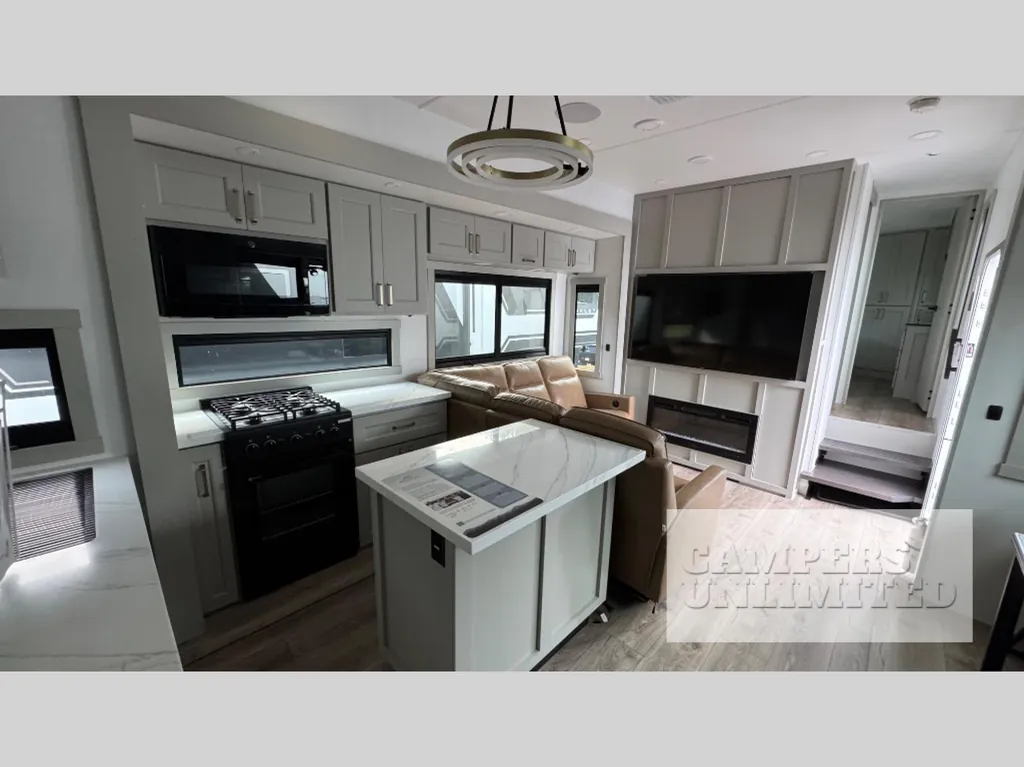 2026 Brinkley Model G 3950, Photos photo 10