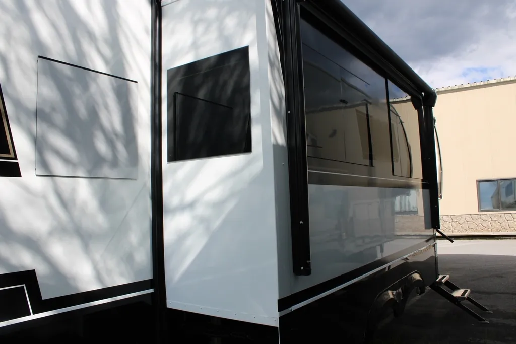 2026 Brinkley Model Z 3515, Photos photo 7
