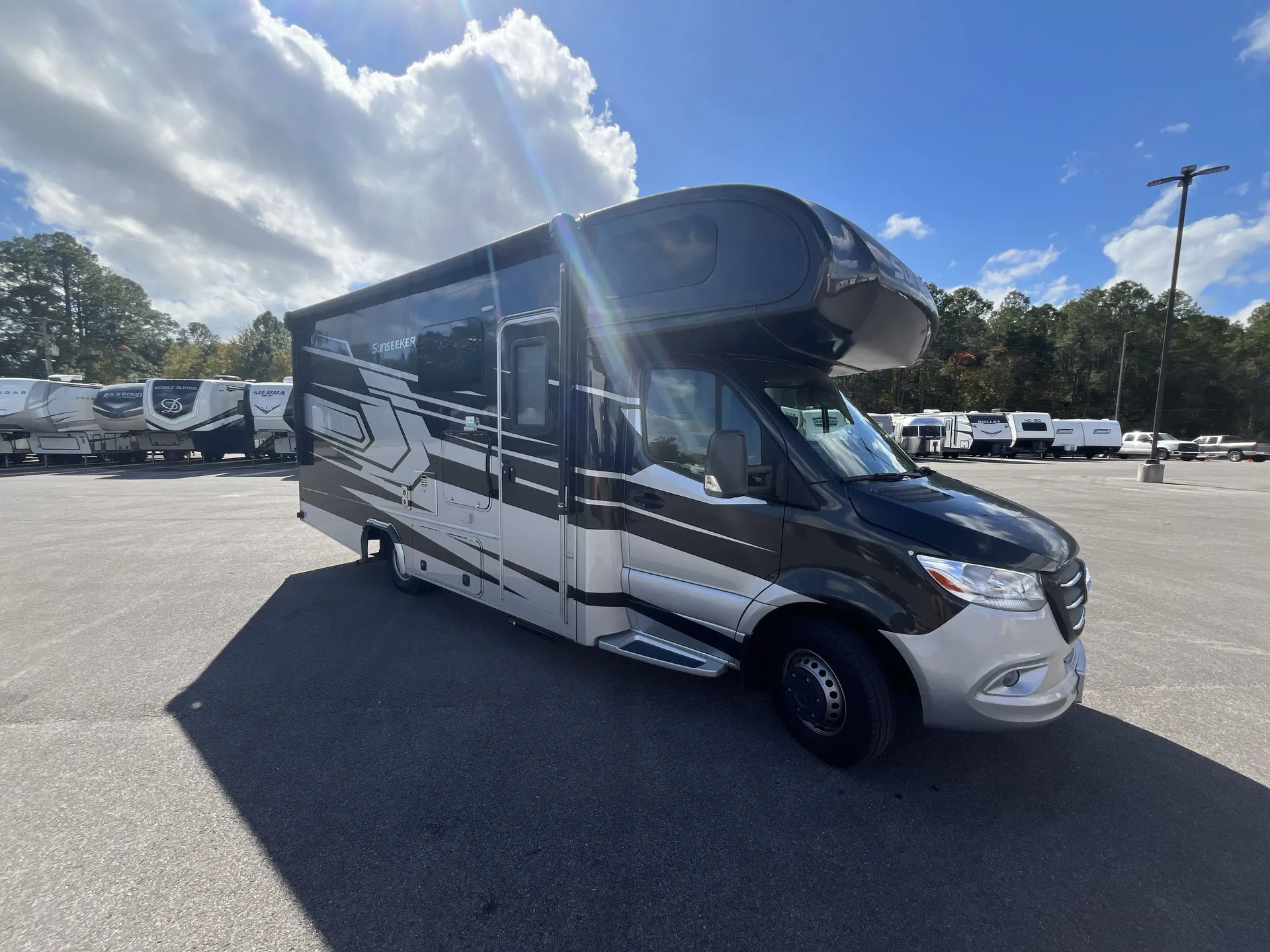 2021 Forest River Sunseeker Mbs 2400B - Photo 2