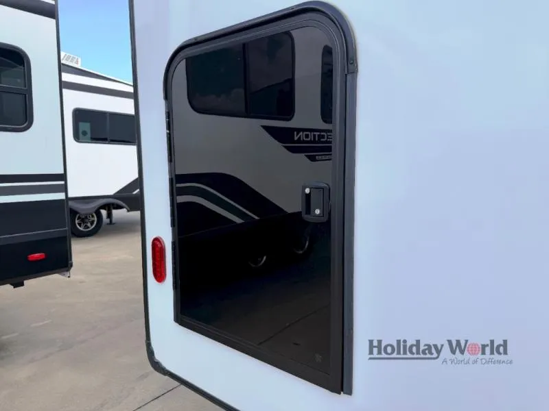 2025 Forest River Sabre 25RLS - Photo 4