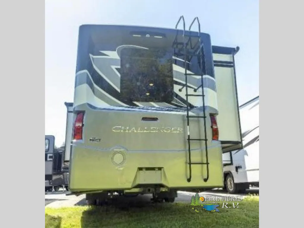 2022 Thor Motor Coach Challenger 35MQ, Photos photo 8