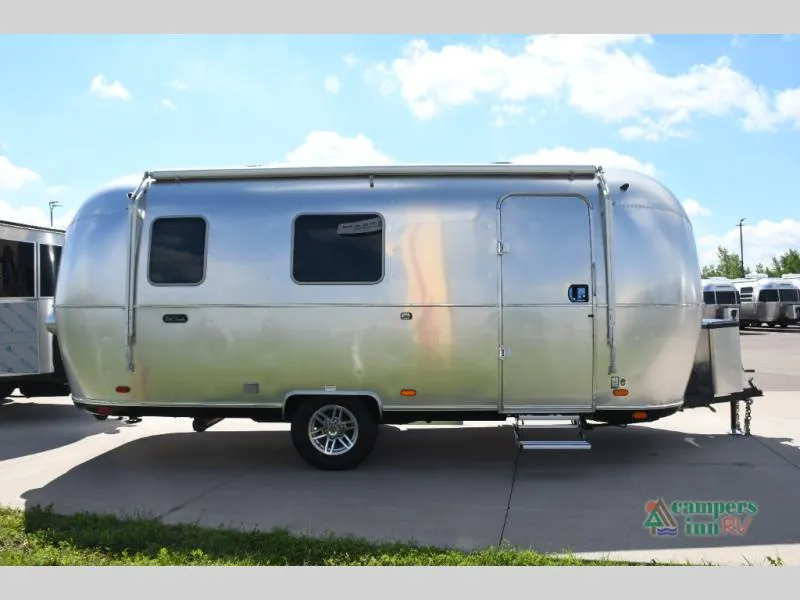 2026 Airstream World Traveler 22RB - Photo 2