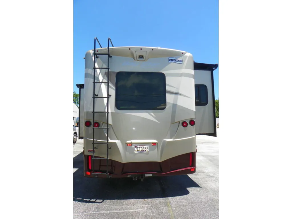 2021 Newmar Bay Star Sport 2702 - Photo 4
