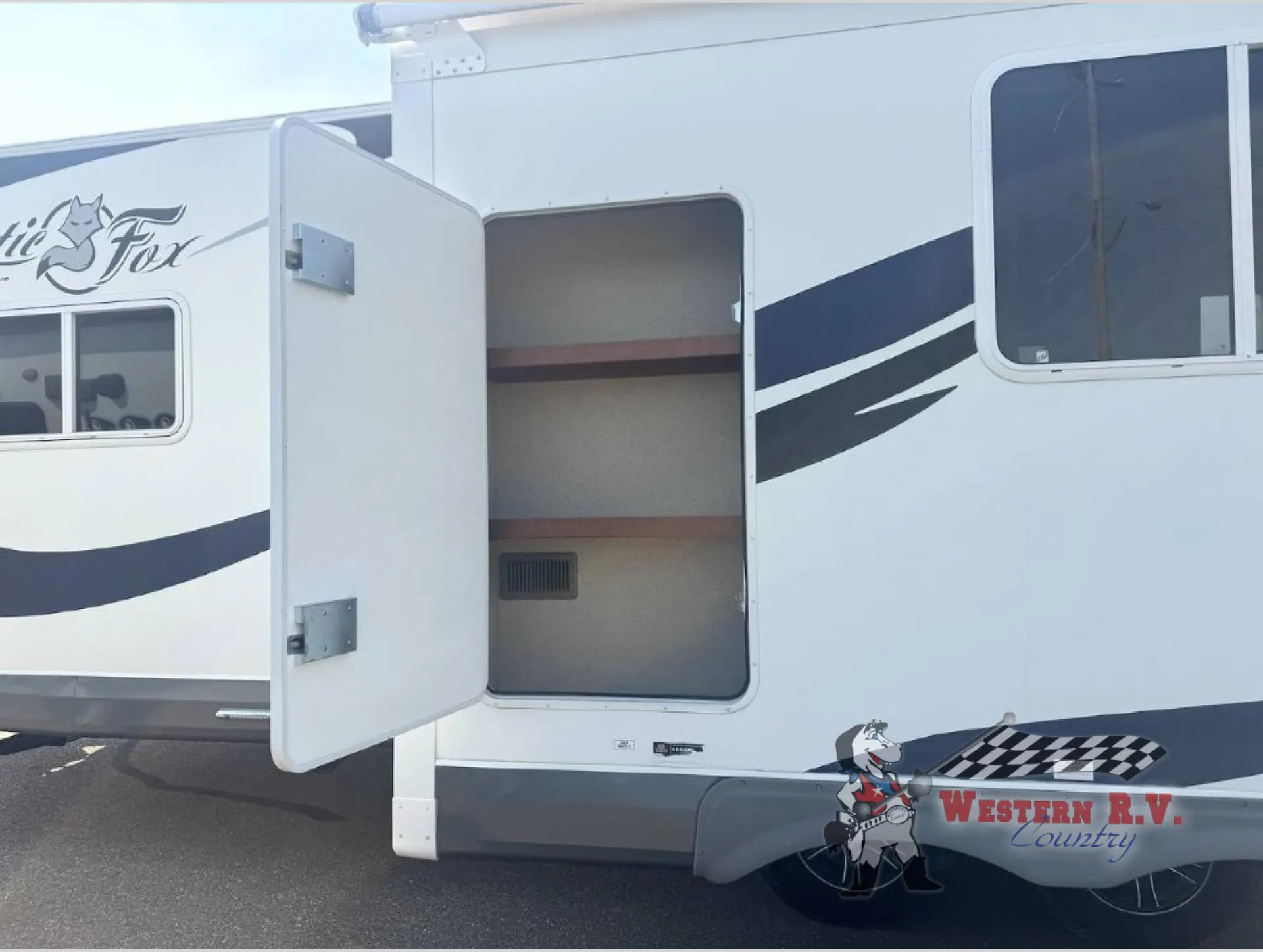 2017 Northwood Arctic Fox North Fork 25W - Photo 4