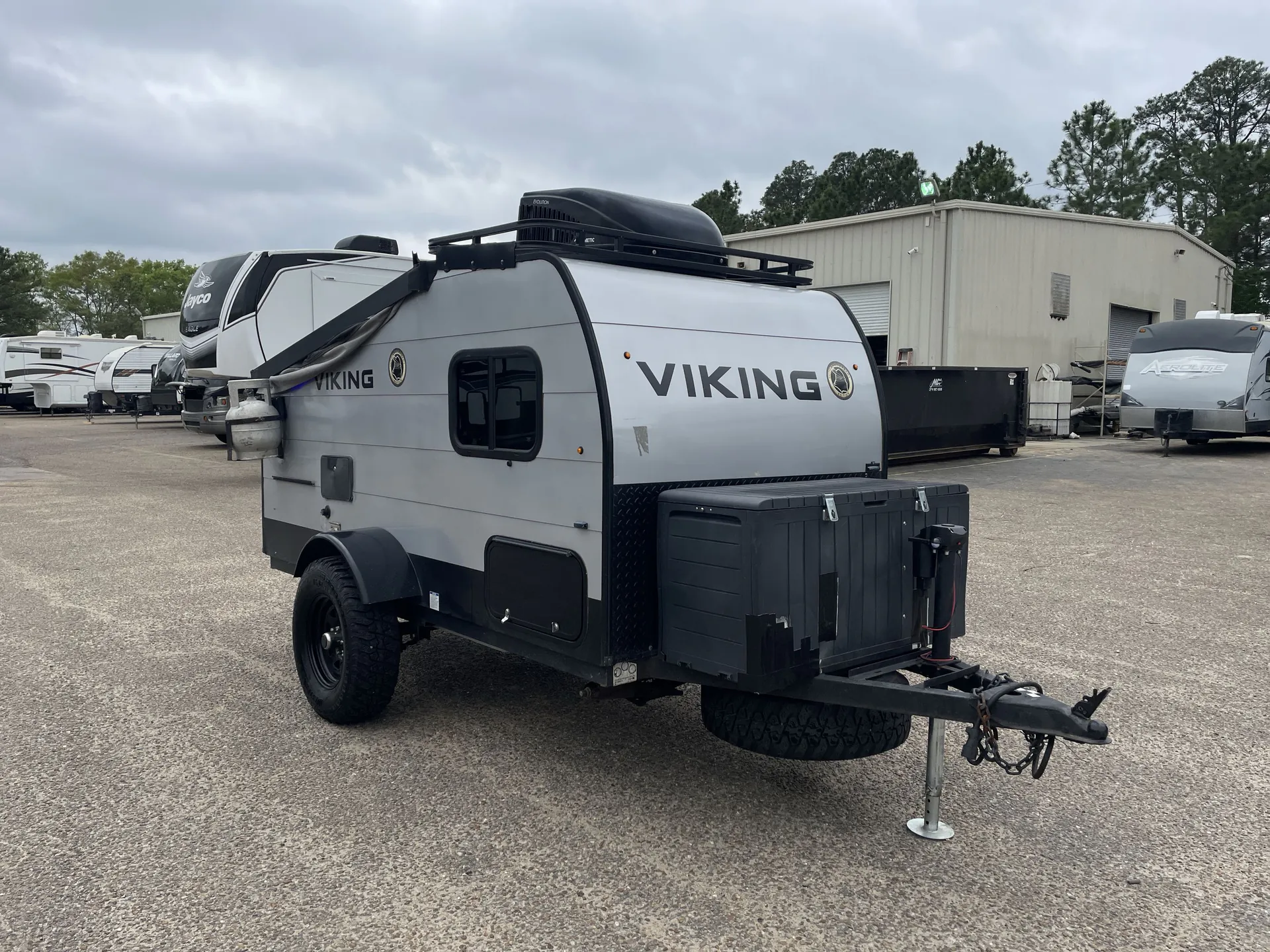 2023 Forest River Viking Express 9.0 TD - Photo 2
