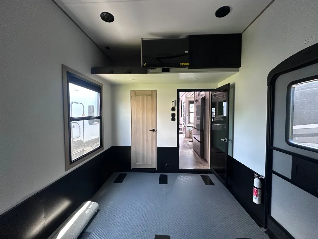 2026 Keystone Raptor 433, Photos photo 27