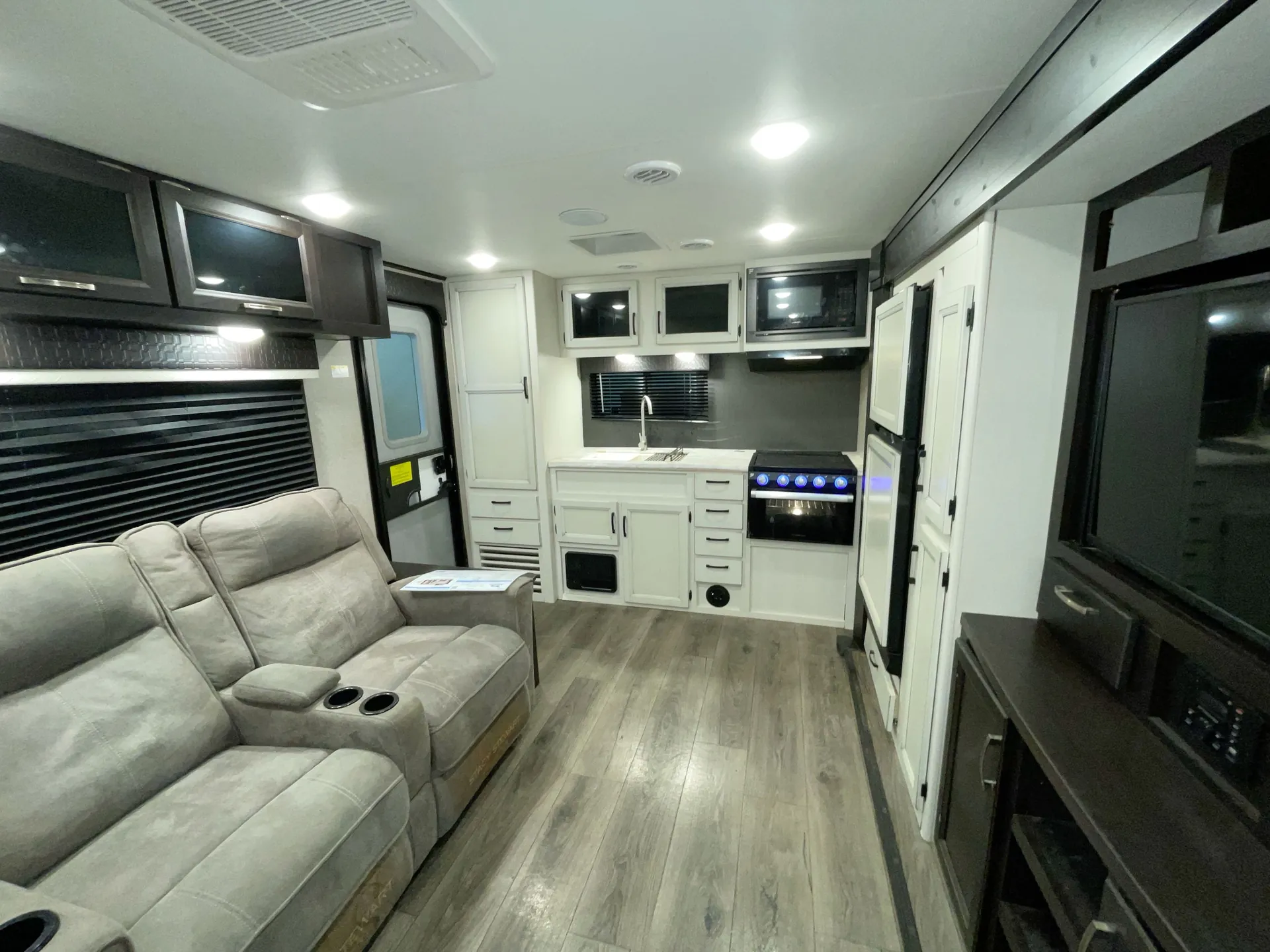 2021 Jayco Jay Feather 22RK — living area main
