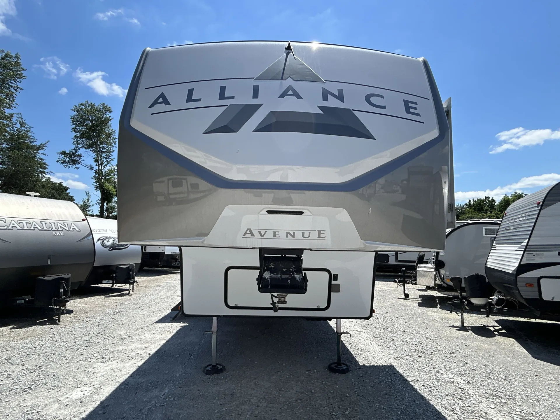 2025 Alliance RV Avenue 38DBL — front