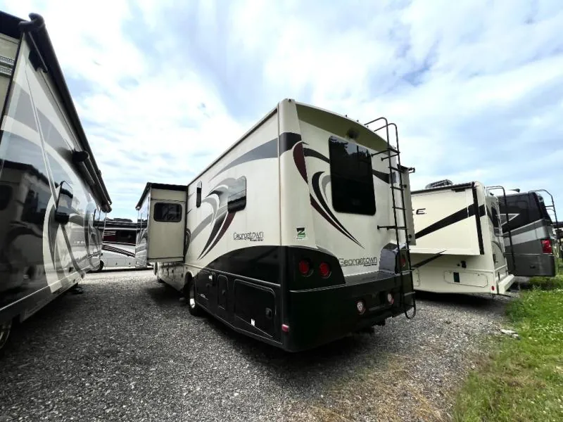2019 Forest River Georgetown 5 Series 31R5 - Photo 4