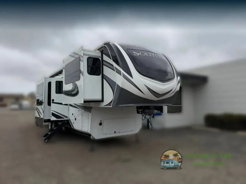 2022 Grand Design Solitude 380FL - Photo 2