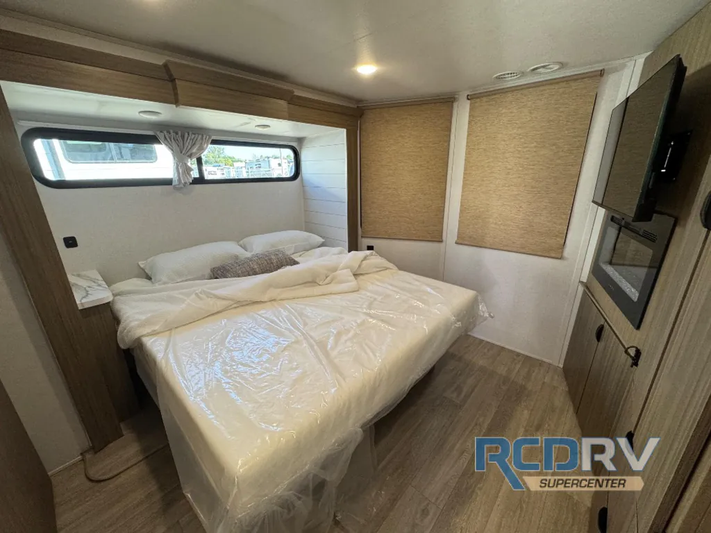 2027 Forest River Salem Grand Villa 42ZEN, Photos photo 9