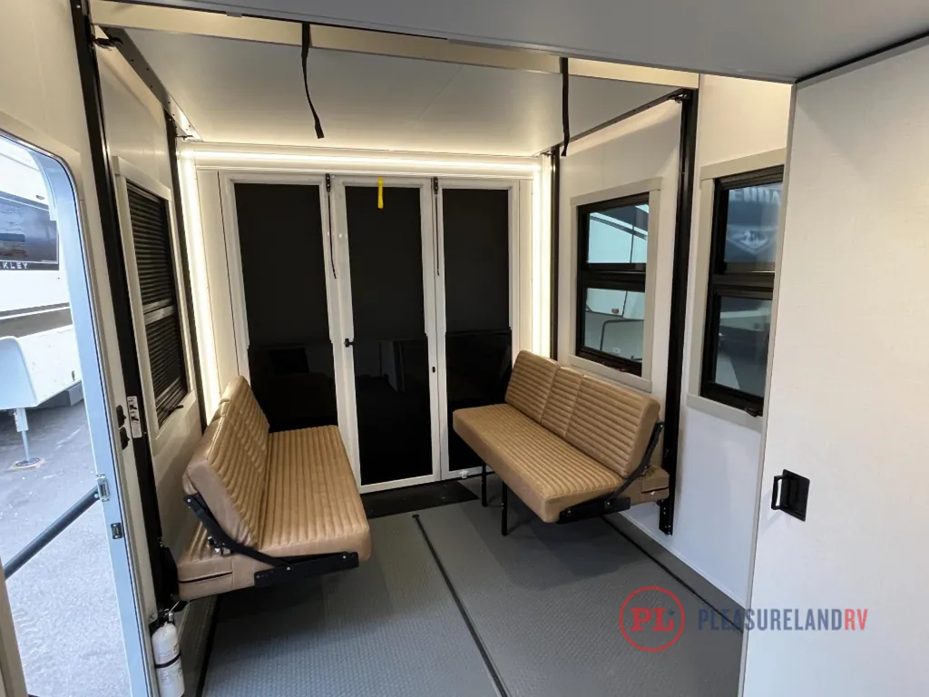 2026 Brinkley Model G 4100, Photos photo 11