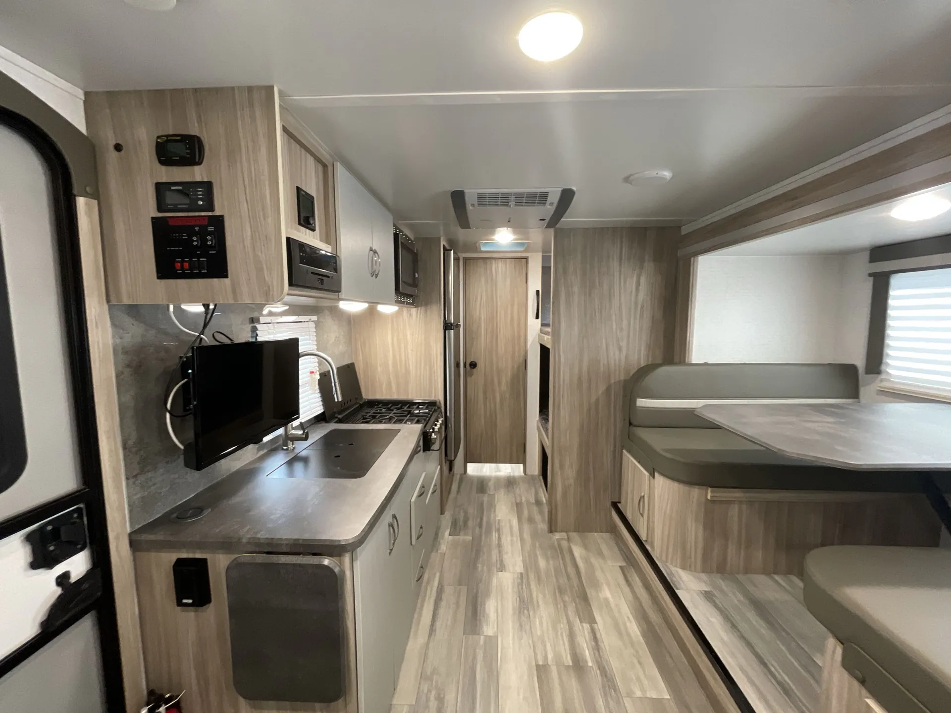 2022 Winnebago Micro Minnie FLX 2100BH — living area main