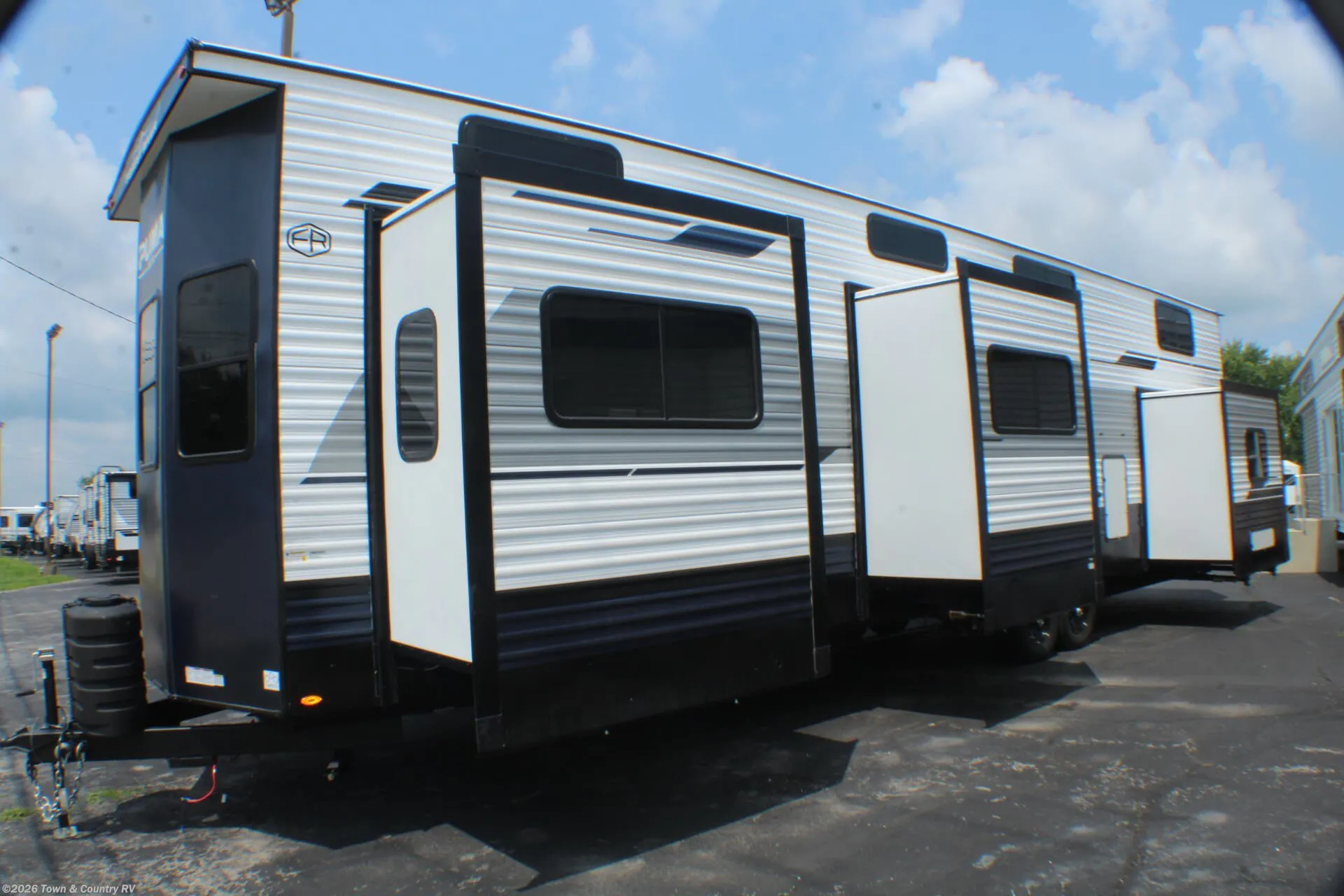 2027 Palomino Puma 403LFT - Photo 2