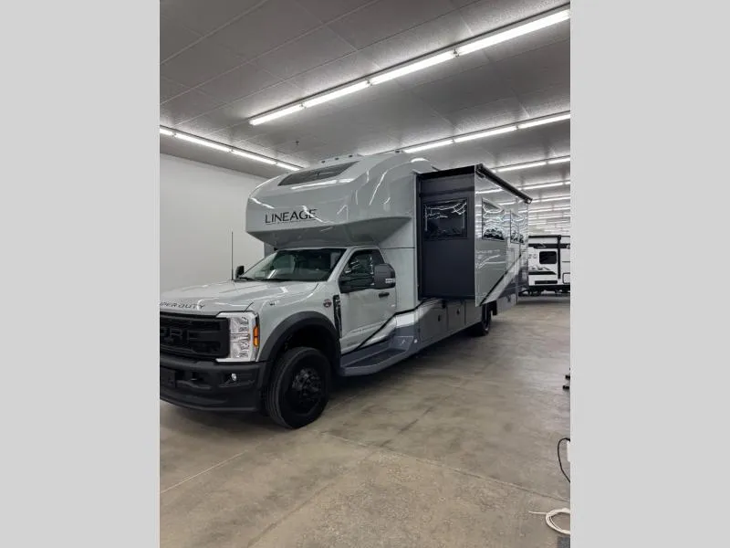 2026 Grand Design Lineage Series F 31ZW - Photo 4