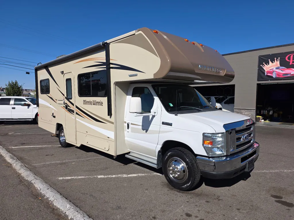 2016 Winnebago Minnie Winnie 25B - Photo 3