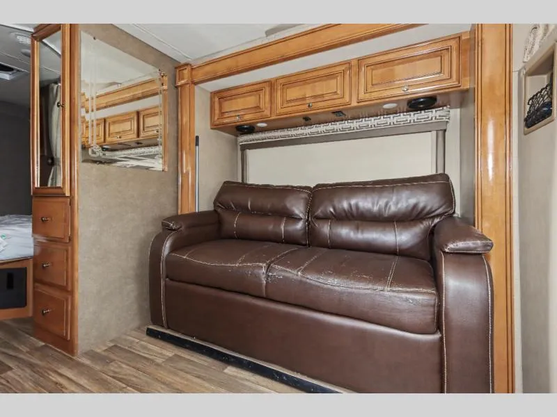 2017 Thor Motor Coach Synergy Used    SD24 - Photo 3
