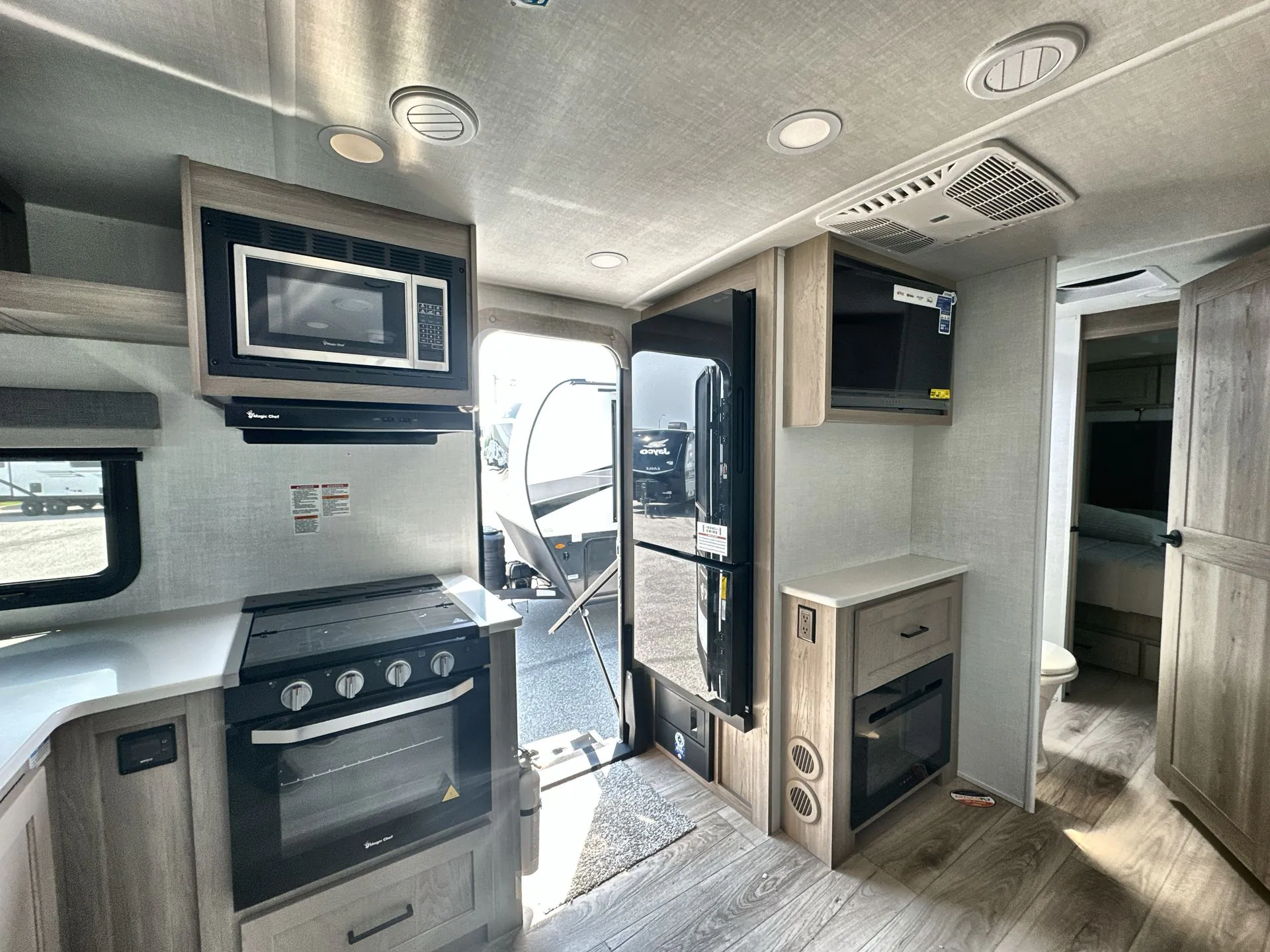 2026 Forest River Rockwood Mini Lite 2506FK — Photo 7