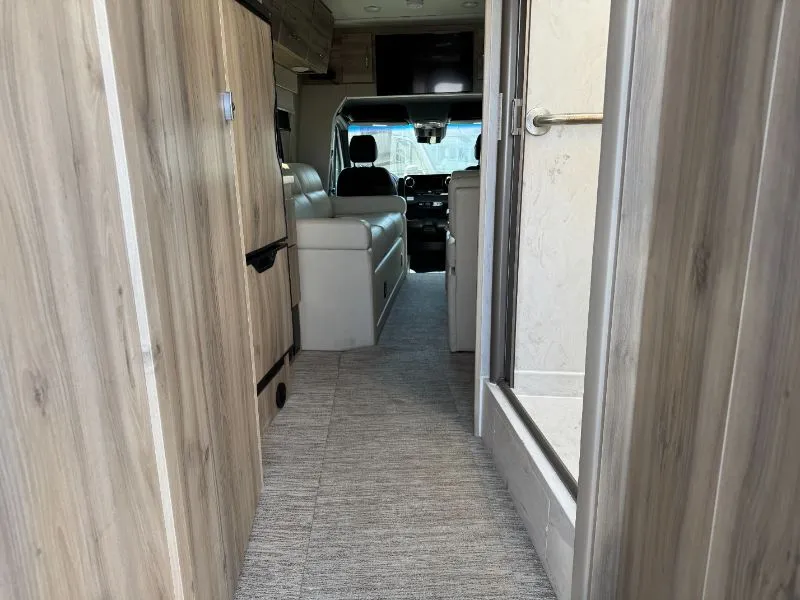 2025 Chinook RV Summit SS, Photos photo 3