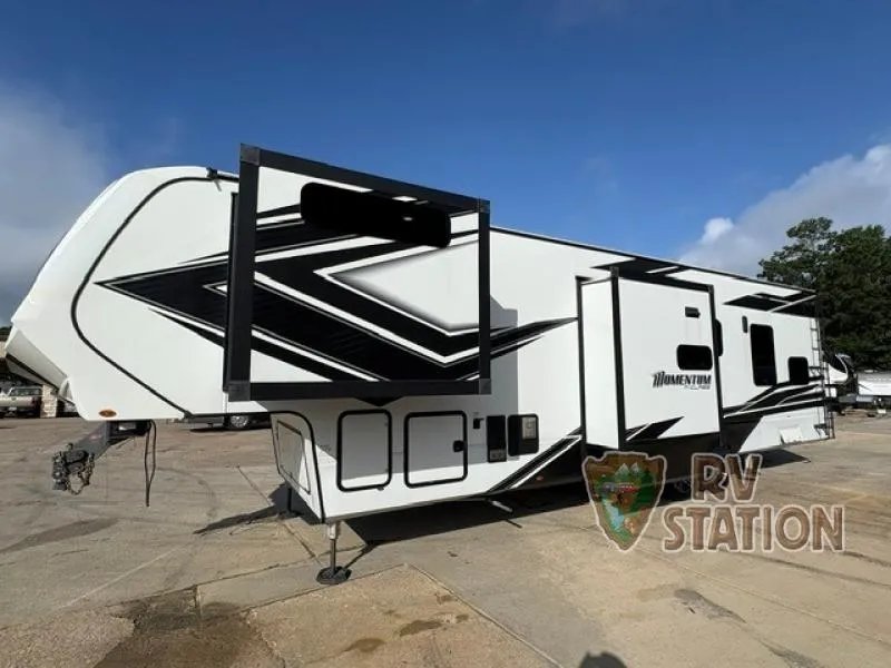 2022 Grand Design Momentum 351MS - Photo 2