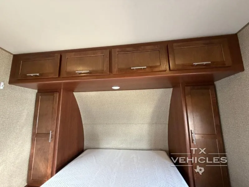2016 Forest River RV Vengeance Super Sport 31V - Photo 2