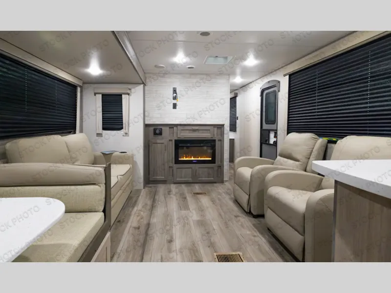 2027 Coachmen Catalina Legacy Edition 303RKDS - Photo 3