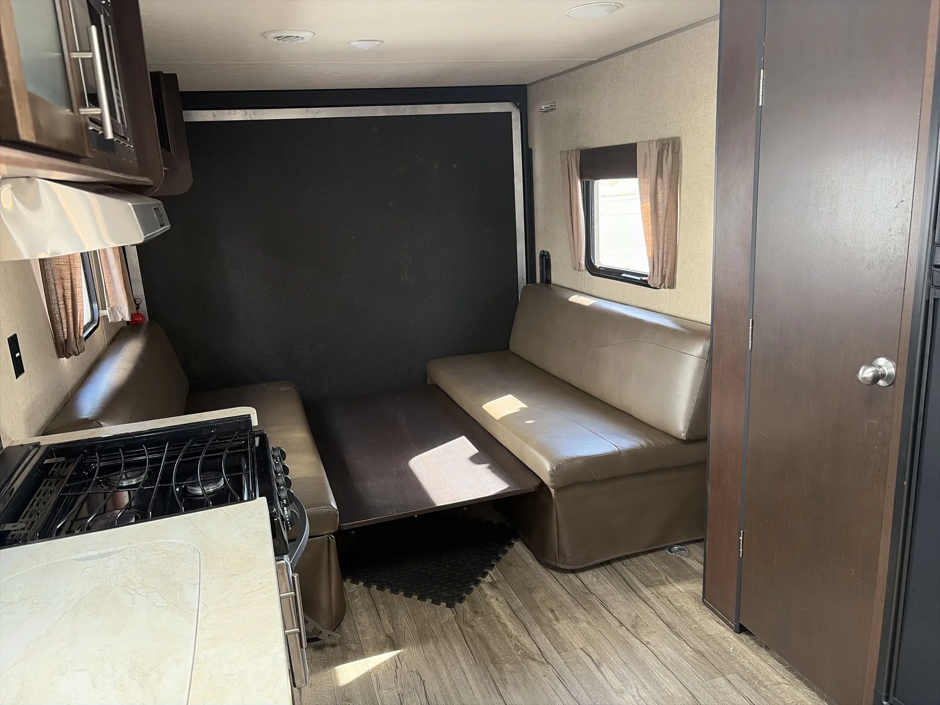 2018 Forest River Cherokee Grey Wolf 22RR — living area main