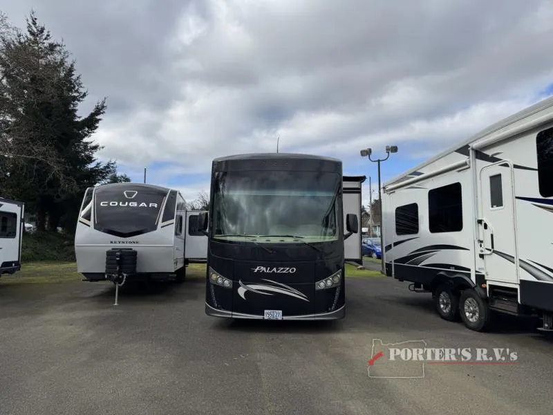 2017 Thor Motor Coach Palazzo 33.2 - Photo 4
