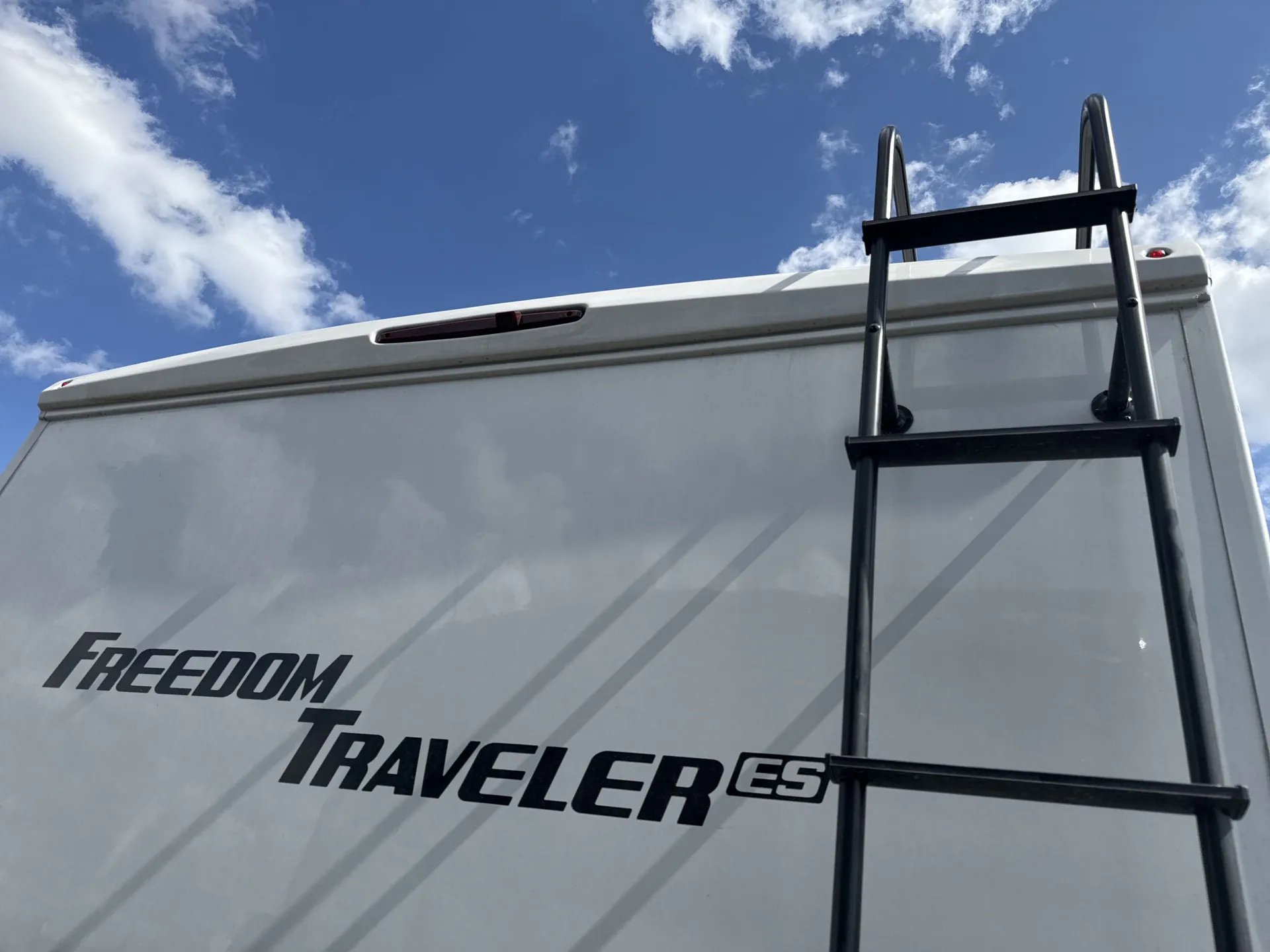 2026 Thor Motor Coach Freedom Traveler A26 - Photo 3