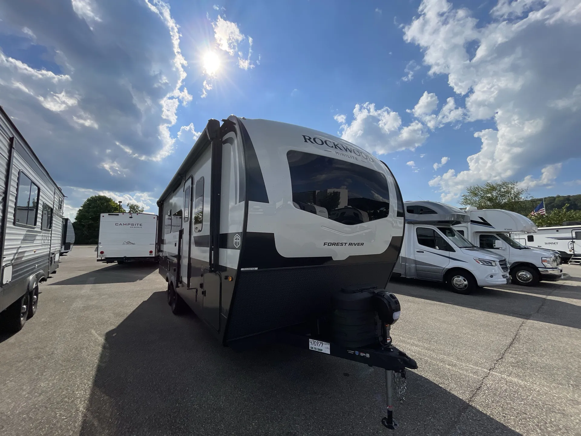2027 Forest River Rockwood Mini Lite 2524FBT