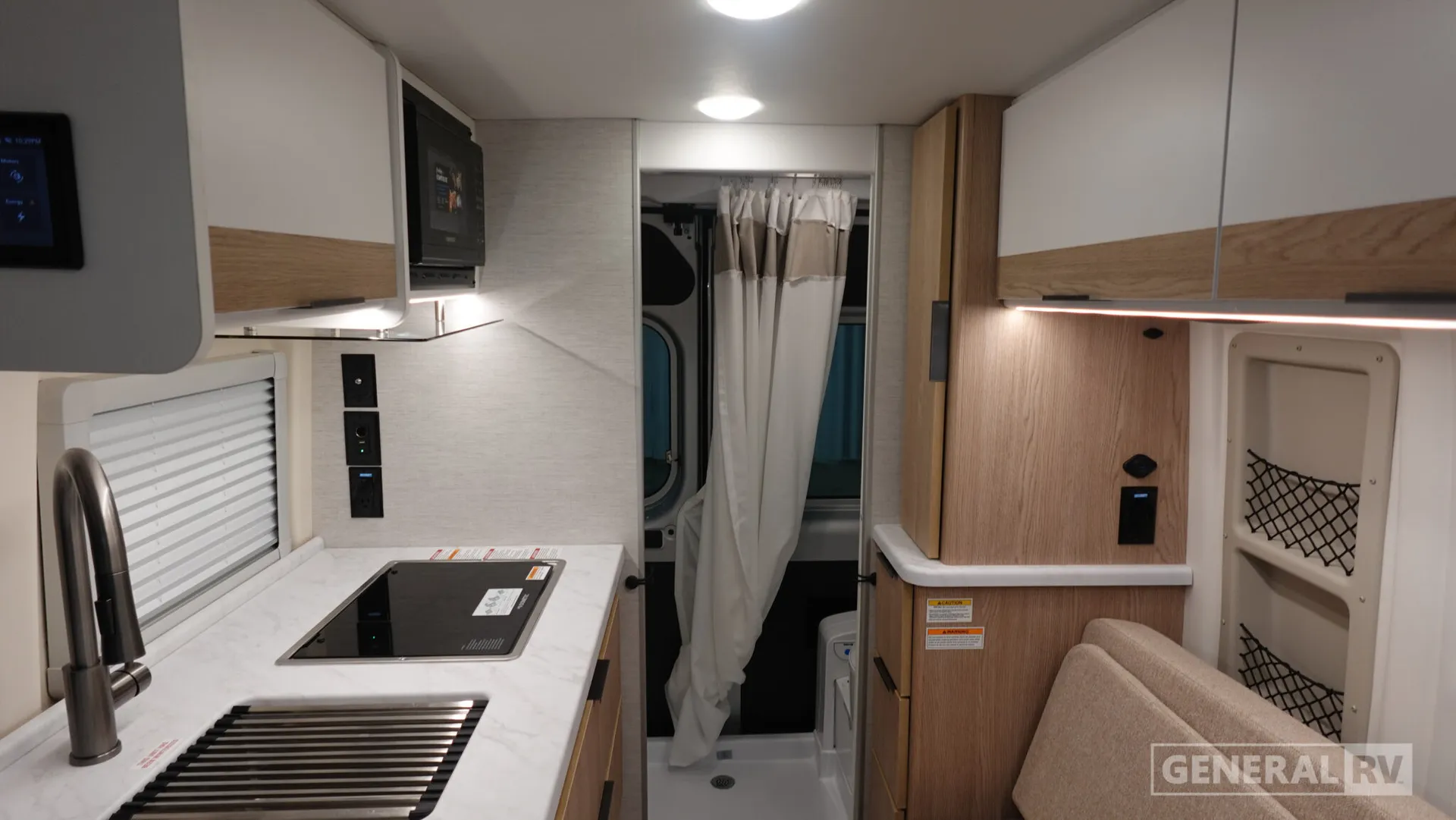 2027 Thor Motor Coach Scope 18M - Photo 3