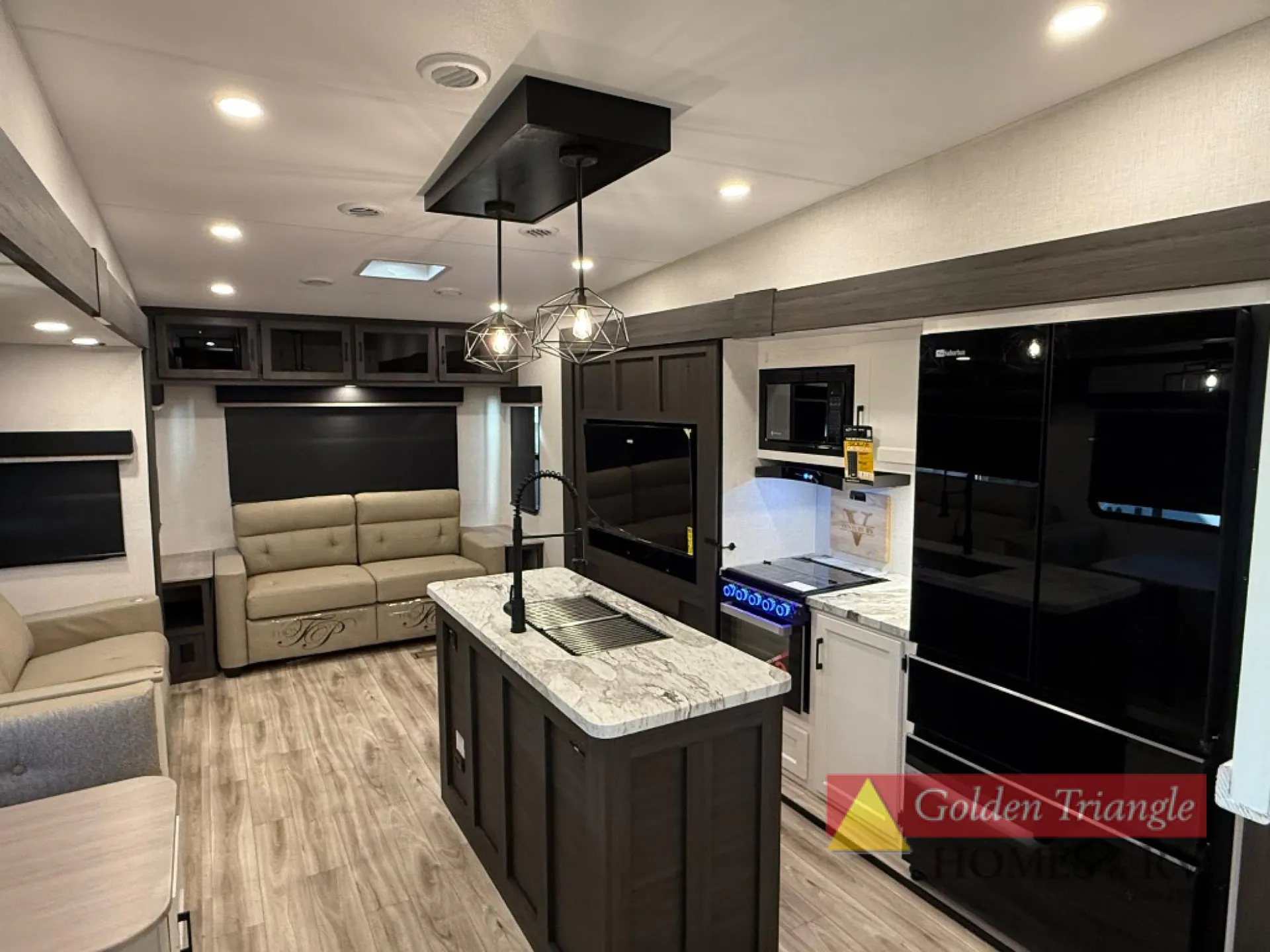 2026 Venture RV SportTrek STF303VIK - Photo 4