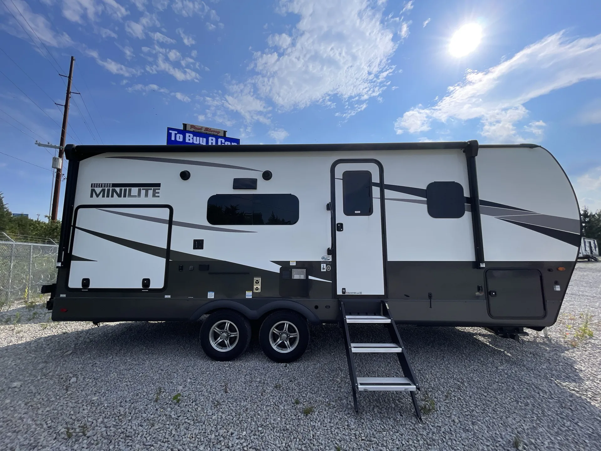 2024 Forest River Rockwood Mini Lite 2513S — campside